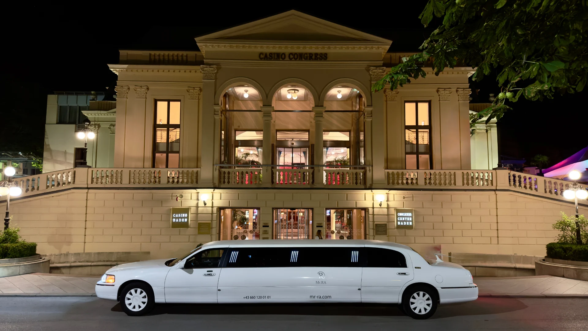 Casino Transfer mit Stretchlimousine - Glamouröse Ankunft